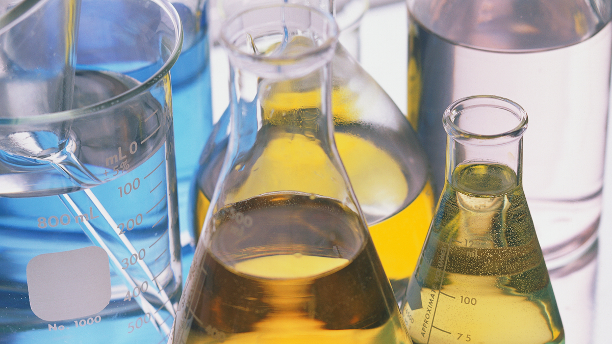 Types of Alcohol in Skincare: The Good, the Bad, and the Confusing - GRAES